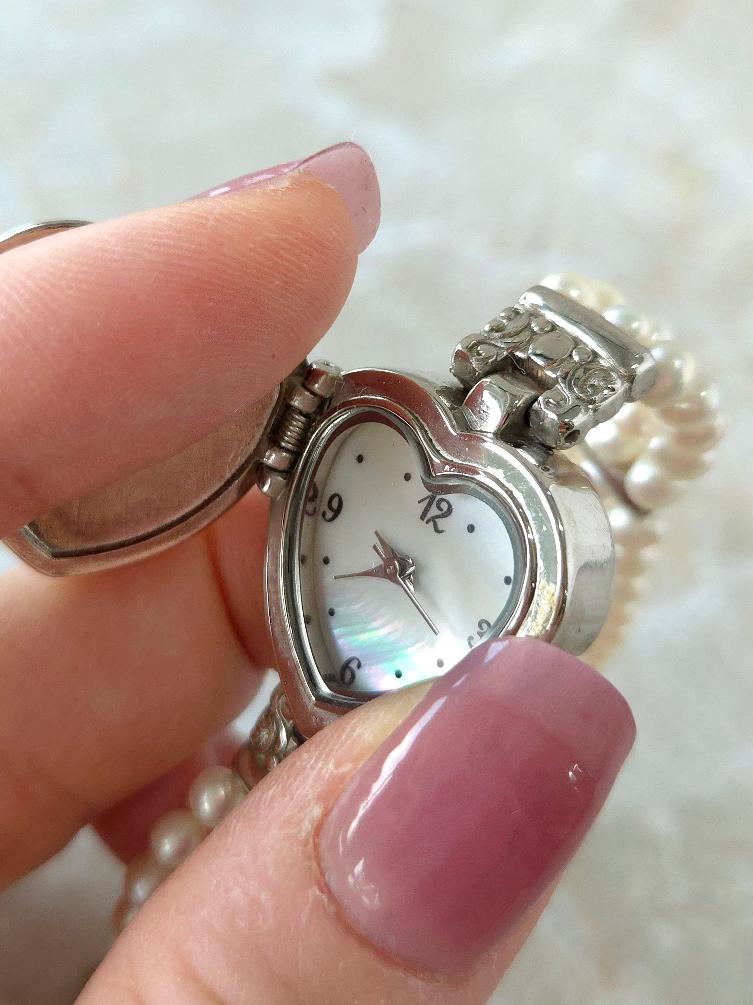 Ornate Heart Pearl Quartz Watch